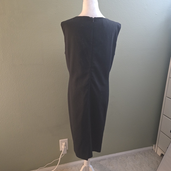 💚 2/$12 or 3/$16  Jones New York Classic Black Midi Dress - Picture 2 of 3